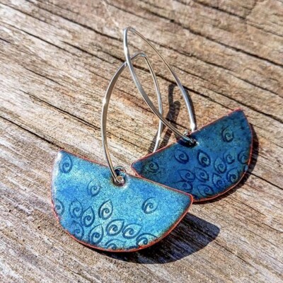 Agnès Guillot, émail sur cuivre Agnès Guillot, émail sur cuivre